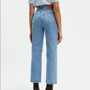 NEW Levi’s Premium Ribcage Straight Ankle Distressed Jeans Medium Wash